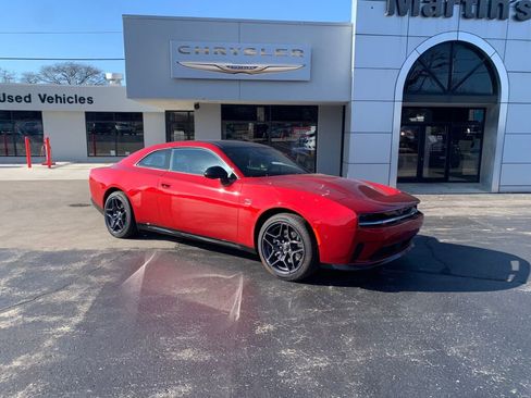 Used 2024 Dodge Charger R/T w/ Plus Group image 2