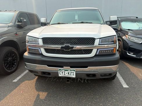 Used 2004 Chevrolet Silverado 2500 LS w/ Skid Plate Package AWD/4WD image 2