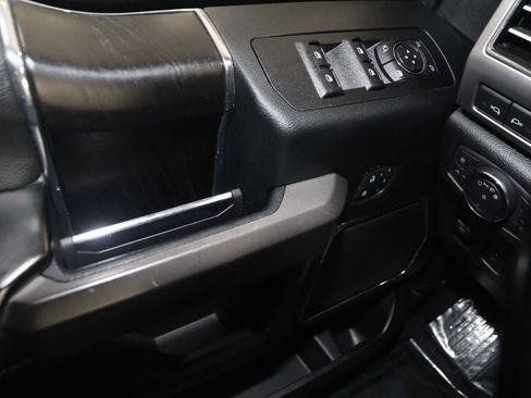 Used 2019 Ford F150 Platinum w/ FX4 Off-Road Package AWD/4WD image 33