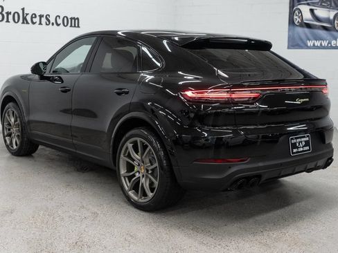 Used 2023 Porsche Cayenne Platinum Edition AWD/4WD image 6