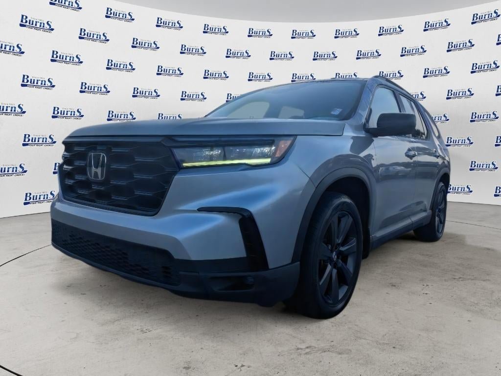 Used 2025 Honda Pilot Sport image 6