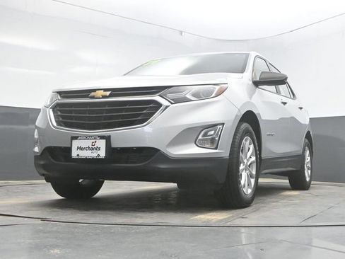 Used 2021 Chevrolet Equinox LS AWD/4WD image 43
