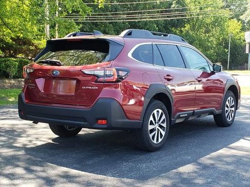 Used 2024 Subaru Outback Premium AWD/4WD image 3