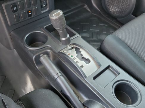 Used 2008 Toyota FJ Cruiser 2WD image 22