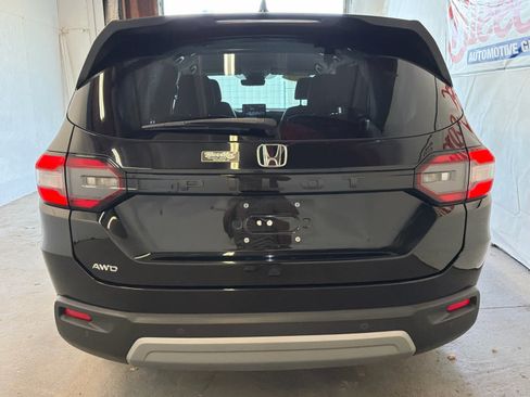 Used 2025 Honda Pilot EX-L image 3