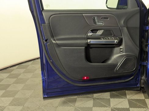 Used 2021 Mercedes-Benz GLB 250 image 54