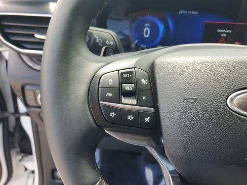 Used 2020 Ford Explorer Platinum w/ Premium Technology Package image 25