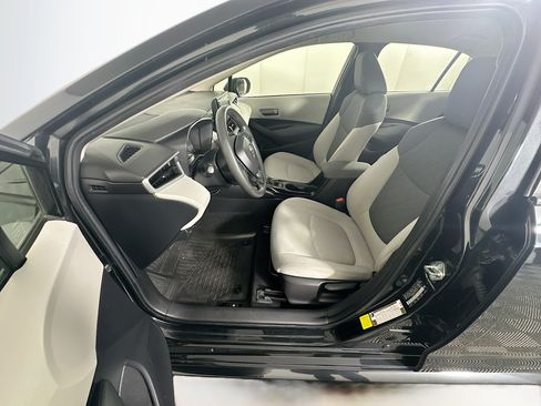 Used 2022 Toyota Corolla LE FWD image 13