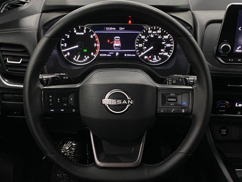 Certified 2025 Nissan Rogue SV AWD/4WD image 15