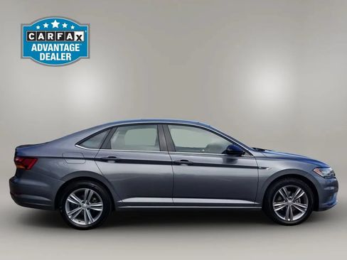 Used 2019 Volkswagen Jetta R-Line FWD image 4