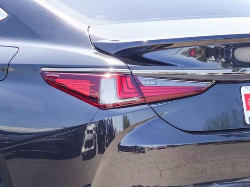 Used 2024 Lexus ES 350 F Sport image 7