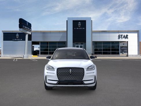 Used 2026 Lincoln Corsair Premiere image 6