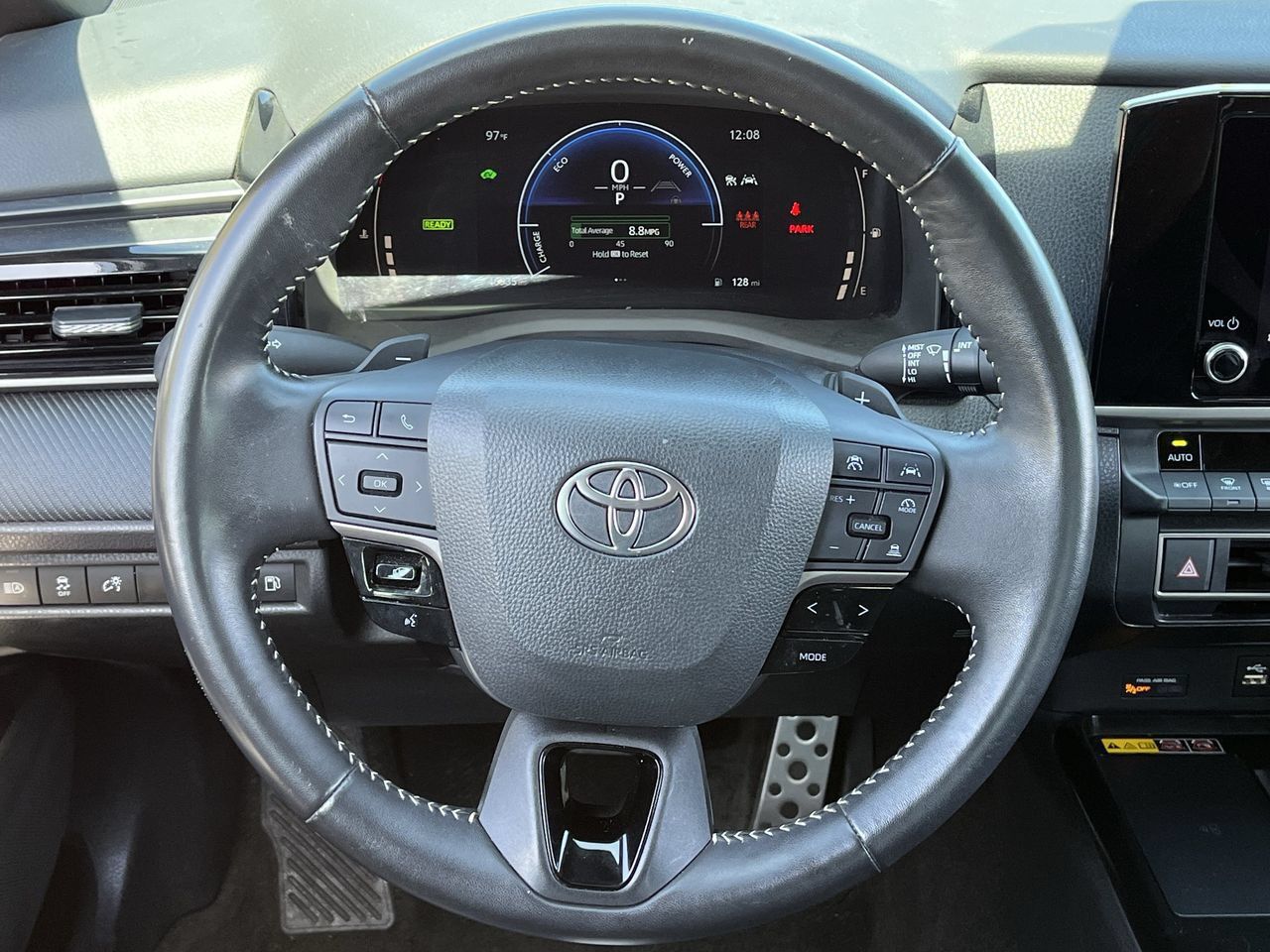 Used 2025 Toyota Camry SE FWD image 11
