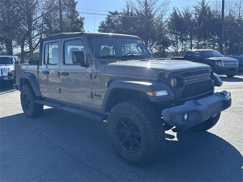 Used 2020 Jeep Gladiator Sport image 6