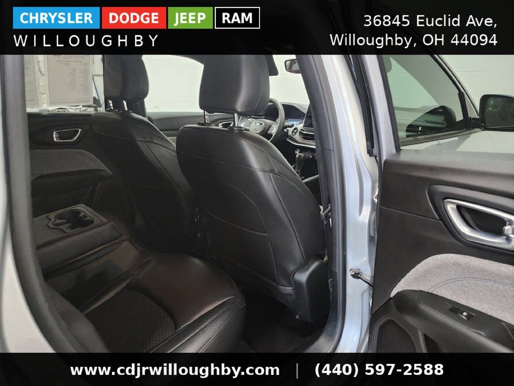 Used 2024 Jeep Compass Latitude AWD/4WD image 30