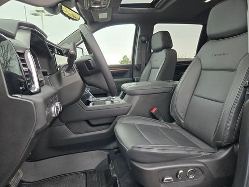 New 2025 GMC Sierra 2500 Denali w/ Denali Reserve Package image 4