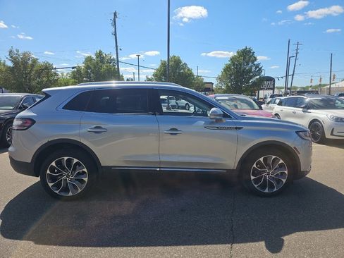 Used 2023 Lincoln Nautilus Reserve AWD/4WD image 7