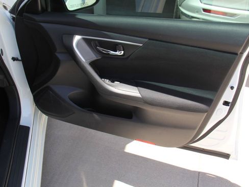 Used 2015 Nissan Altima 2.5 S w/ Power Driver Seat Package FWD image 24