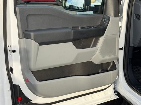 New 2026 Ford F250 XL w/ XL Driver Assist Package RWD image 11