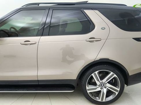 Used 2024 Land Rover Discovery Metropolitan Edition AWD/4WD image 4