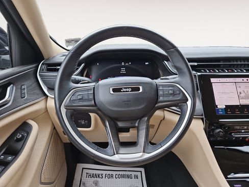 Used 2022 Jeep Grand Cherokee L Limited image 12