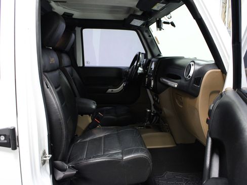 Used 2012 Jeep Wrangler Unlimited Sahara w/ Mopar Chrome Edition Group image 16