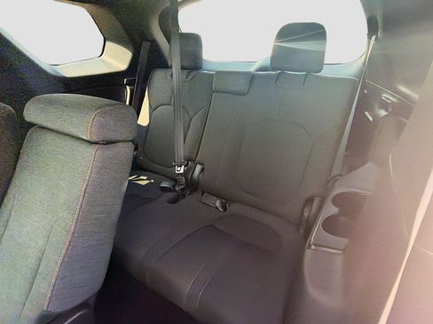 Used 2025 Honda Pilot Sport image 29