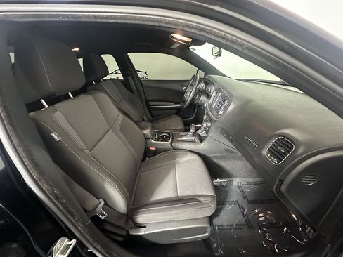 Used 2019 Dodge Charger SXT image 22
