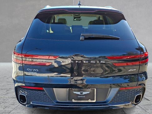 Certified 2022 Genesis GV70 2.5T image 9