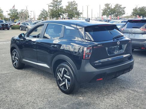 Certified 2025 Nissan Kicks SV image 7