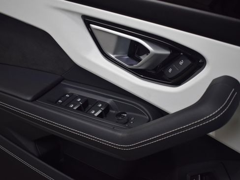 Used 2024 Lamborghini Urus S image 39