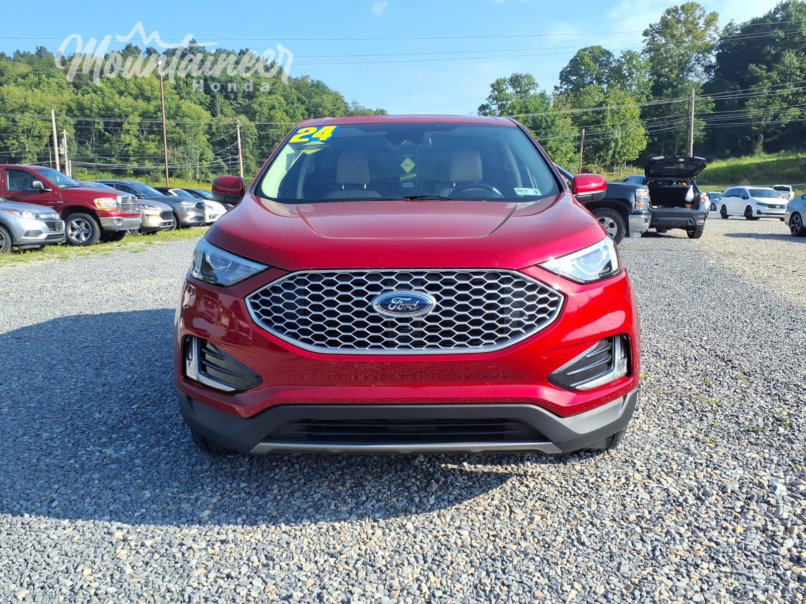 Used 2024 Ford Edge SEL w/ Convenience Package AWD/4WD image 3