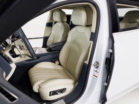 Used 2020 Bentley Flying Spur W12 AWD/4WD image 16