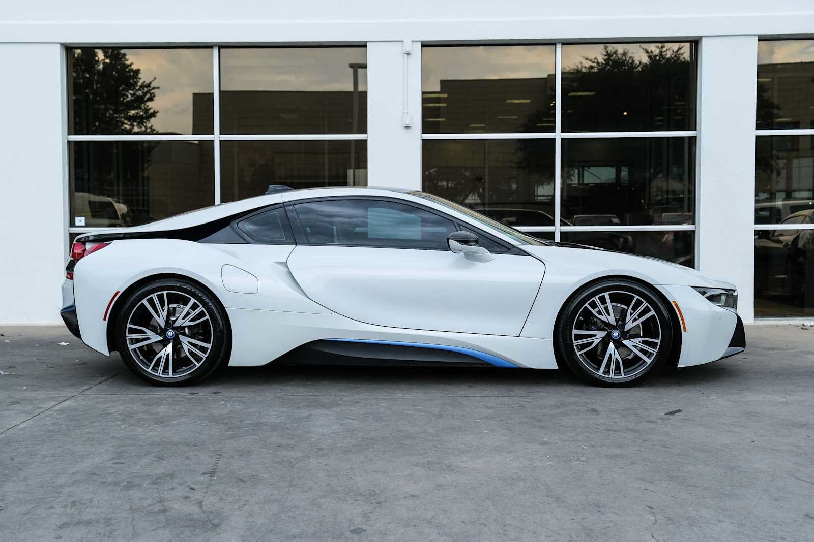 Used 2015 BMW i8 AWD/4WD image 7