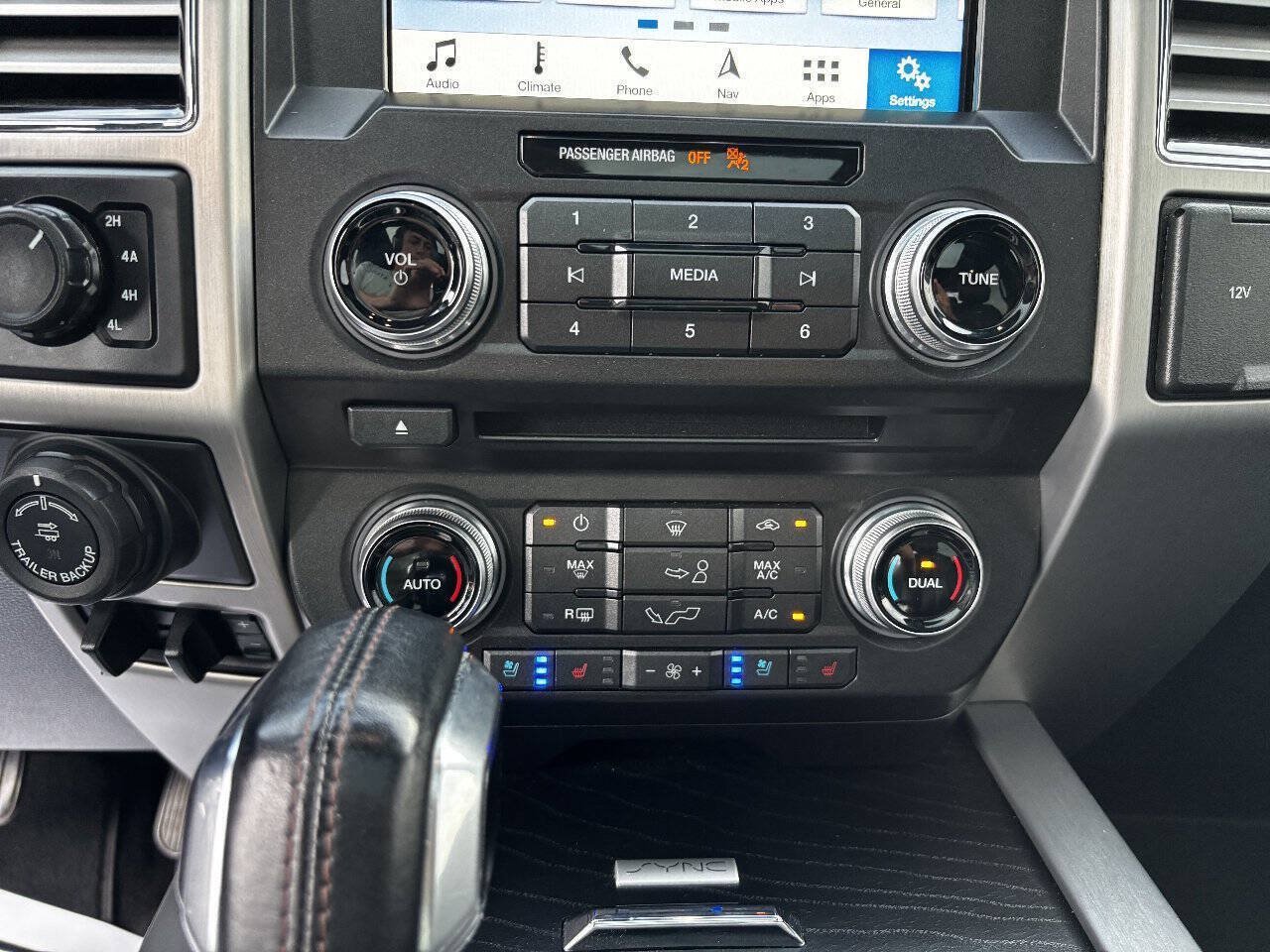 Used 2018 Ford F150 Platinum w/ Equipment Group 701A Luxury AWD/4WD image 26
