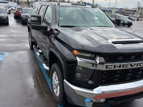 Used 2023 Chevrolet Silverado 2500 LT w/ Convenience Package image 4