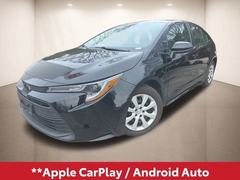Used 2024 Toyota Corolla LE image 3