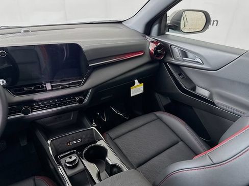 New 2026 Chevrolet Equinox RS w/ Convenience Package III AWD/4WD image 24