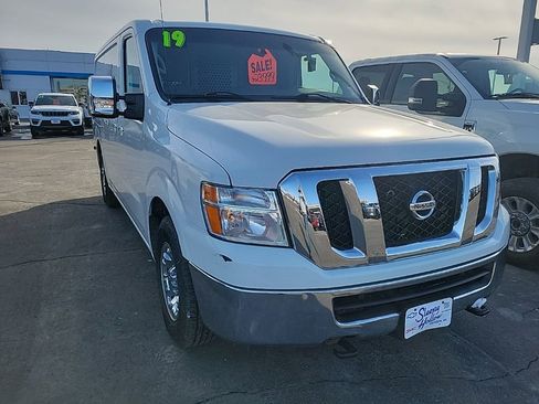 Used 2019 Nissan NV 3500 SL w/ Back Door Glass Package image 3