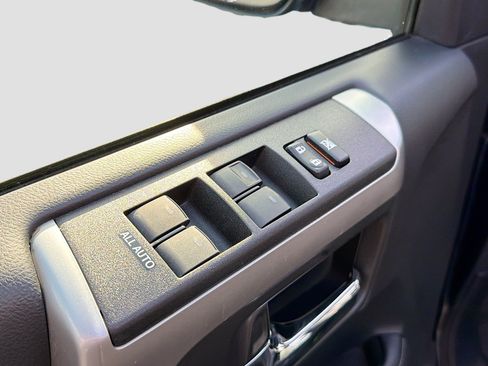 Used 2022 Toyota 4Runner SR5 Premium w/ Moonroof Package AWD/4WD image 7