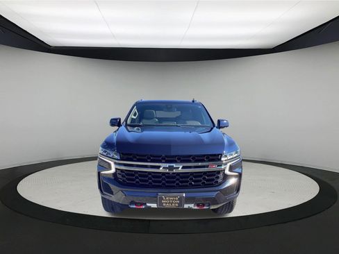 Used 2022 Chevrolet Tahoe Z71 w/ Luxury Package AWD/4WD image 3