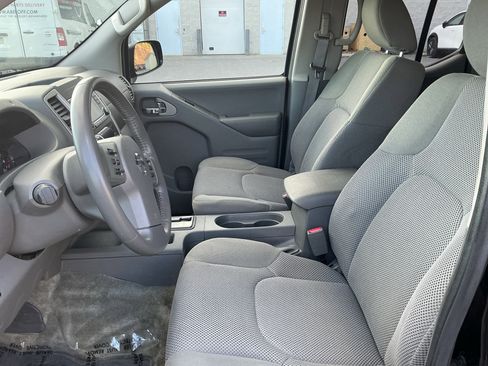 Used 2018 Nissan Frontier SV w/ Value Truck Package AWD/4WD image 10