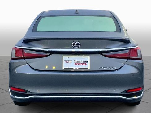 Used 2019 Lexus ES 300h image 4