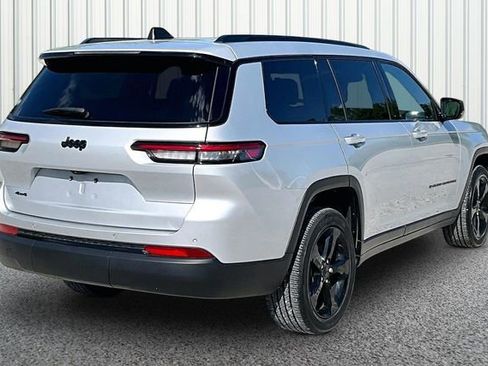 Used 2023 Jeep Grand Cherokee L Laredo AWD/4WD image 11