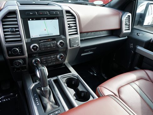 Used 2018 Ford F150 Platinum w/ Equipment Group 701A Luxury image 22