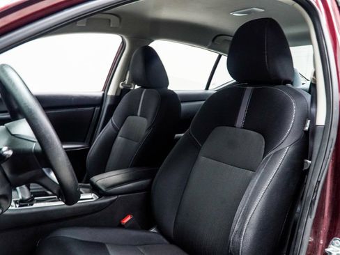Used 2024 Nissan Sentra SV FWD image 33