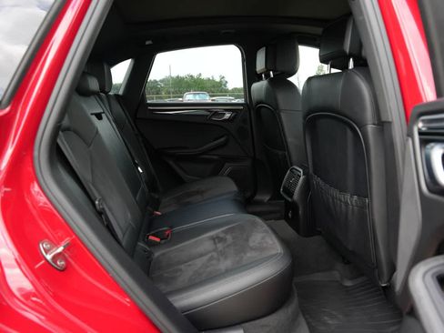 Used 2019 Porsche Macan AWD/4WD image 19