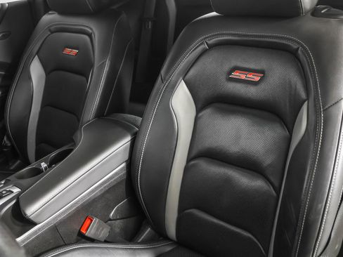 Used 2018 Chevrolet Camaro SS image 25