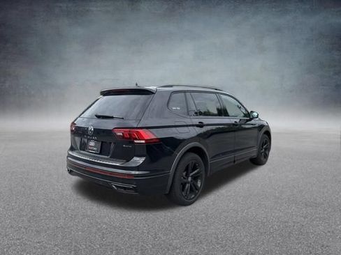 Used 2023 Volkswagen Tiguan SE R-Line AWD/4WD image 5