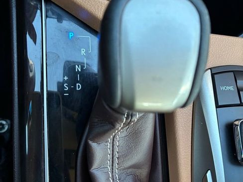 Used 2018 Lexus ES 300h image 33